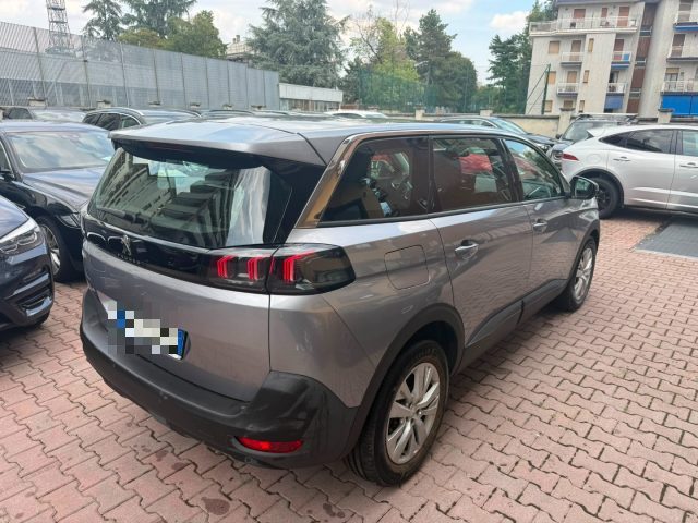PEUGEOT 5008 usata, con Cerchi in lega