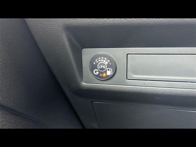 RENAULT Captur usata, con Volante in pelle