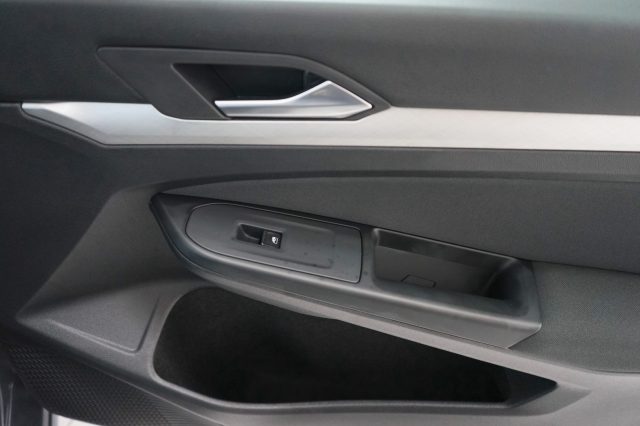 VOLKSWAGEN Golf usata, con Hill holder