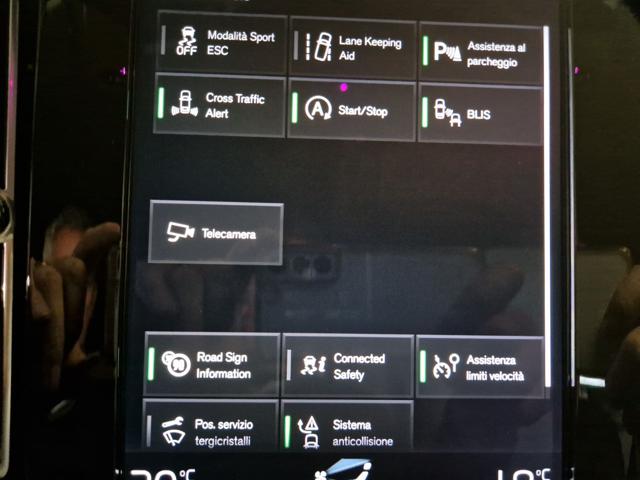 VOLVO XC40 usata, con Volante in pelle