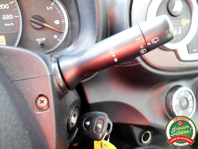TOYOTA Yaris usata, con Isofix
