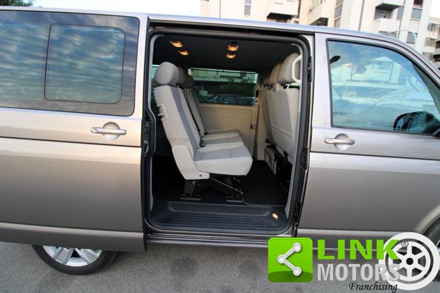 VOLKSWAGEN Caravelle usata, con Touch screen