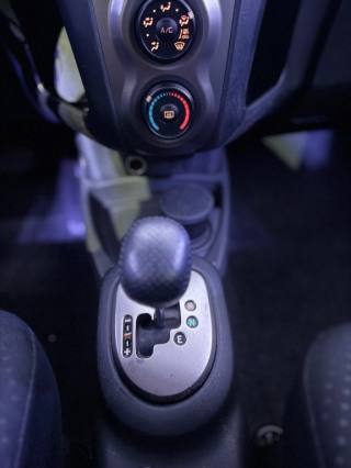 TOYOTA Yaris usata 15