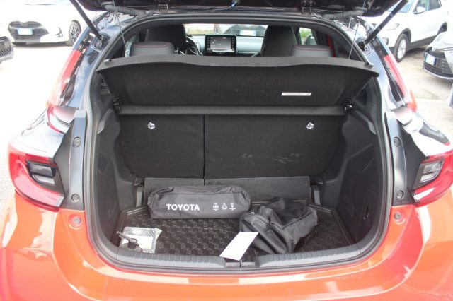 TOYOTA Yaris usata, con Cruise Control
