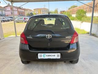 TOYOTA Yaris usata, con Alzacristalli elettrici