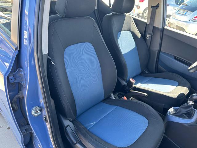 HYUNDAI i10 usata, con Specchietti laterali elettrici