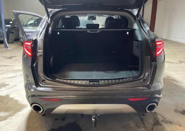 ALFA ROMEO Stelvio usata, con Cerchi in lega