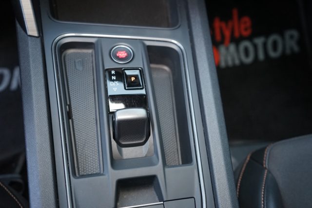 CUPRA Leon usata, con Specchietti laterali elettrici