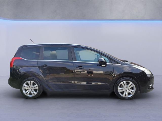 PEUGEOT 5008 usata, con Bluetooth