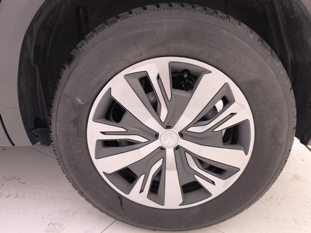 PEUGEOT 2008 usata, con Volante multifunzione