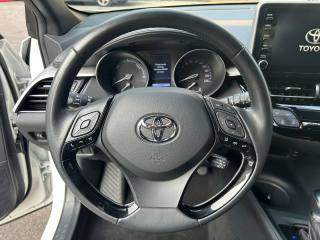 TOYOTA C-HR usata, con Controllo automatico clima