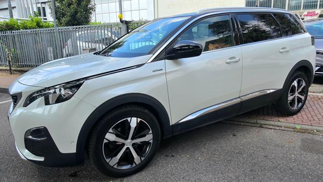 PEUGEOT 5008 usata, con Airbag