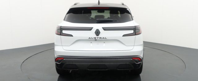 RENAULT Austral usata, con USB