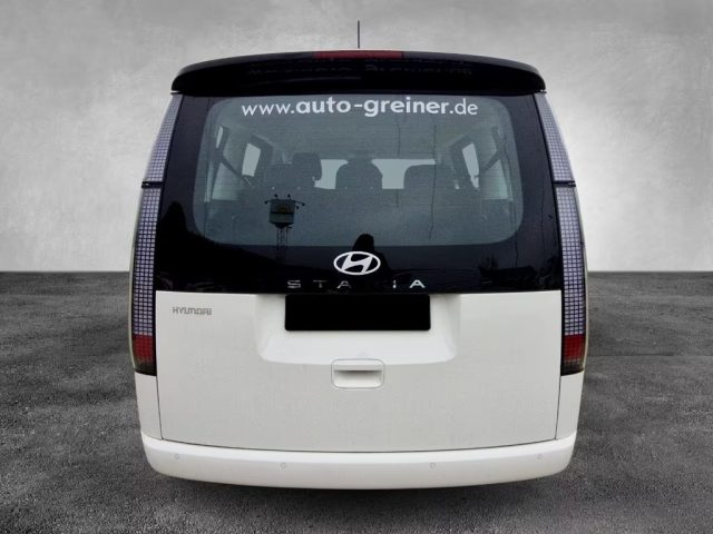 HYUNDAI Staria usata, con Airbag laterali