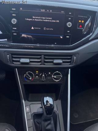 VOLKSWAGEN Taigo usata, con USB