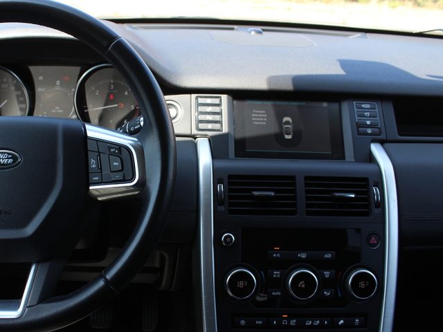 LAND ROVER Discovery Sport usata, con Sedile posteriore sdoppiato