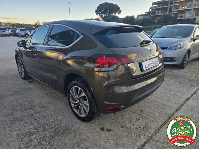 DS AUTOMOBILES DS 4 usata, con Specchietti laterali elettrici