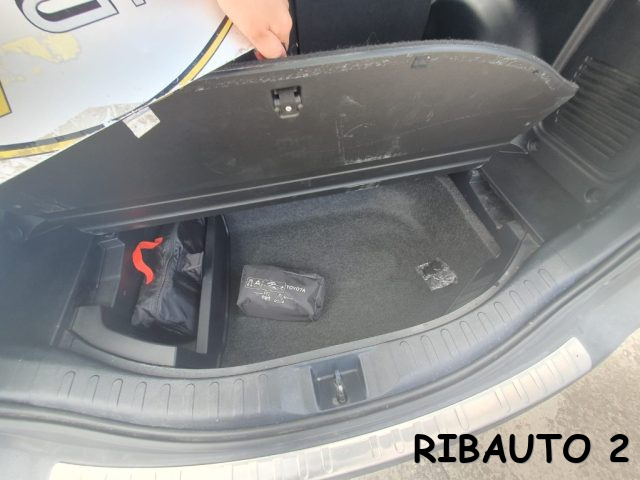 TOYOTA RAV 4 usata, con Specchietti laterali elettrici