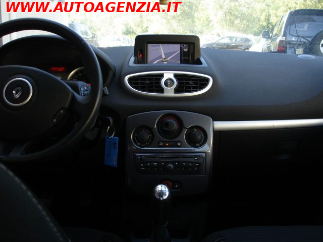 RENAULT Clio usata 17
