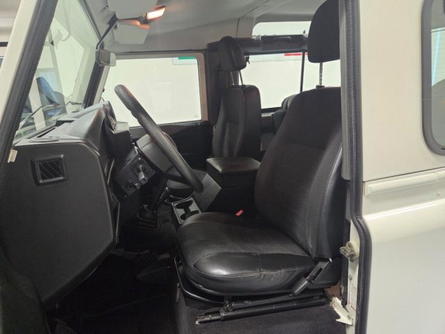 LAND ROVER Defender usata, con Servosterzo