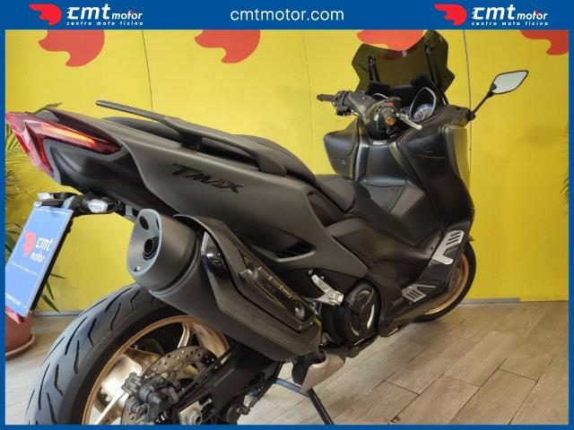 YAMAHA T-Max 560 usata 8