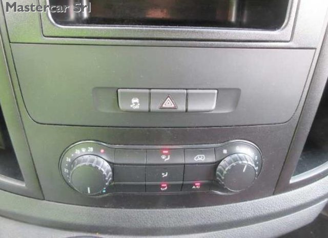 MERCEDES-BENZ Vito usata 12