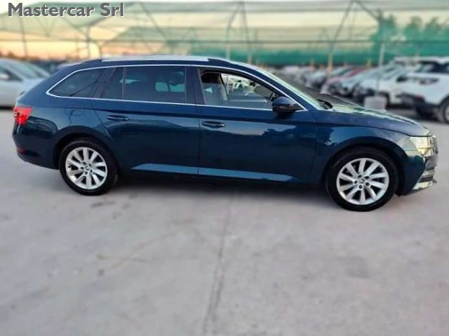 SKODA Superb usata, con Alzacristalli elettrici