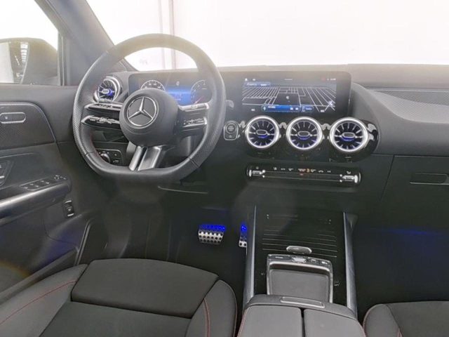 MERCEDES-BENZ GLA 180 usata, con Autoradio