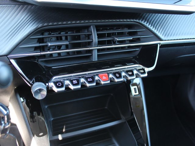 PEUGEOT 2008 usata, con Sistema di riconoscimento della stanchezza