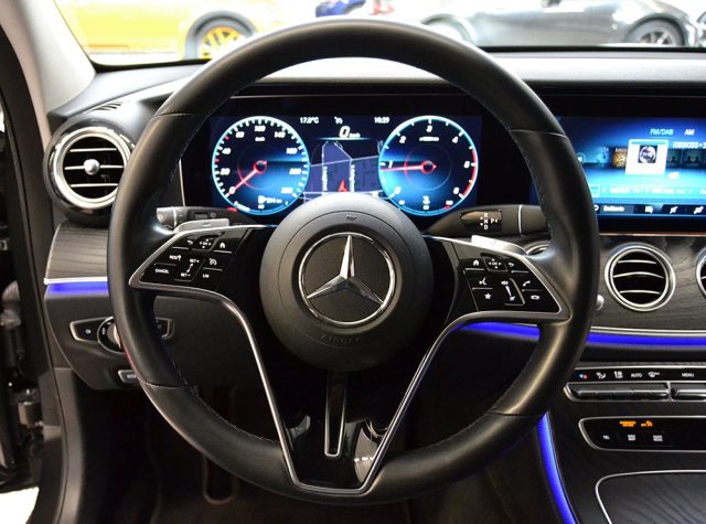 MERCEDES-BENZ E 220 usata, con Controllo trazione