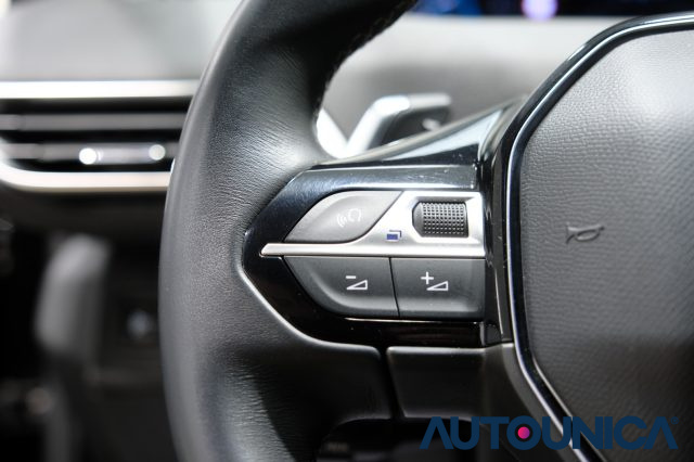 PEUGEOT 3008 usata, con Volante in pelle