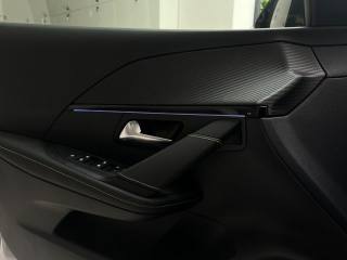 PEUGEOT 208 usata, con Autoradio digitale