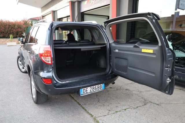 TOYOTA RAV 4 usata, con Chiusura centralizzata