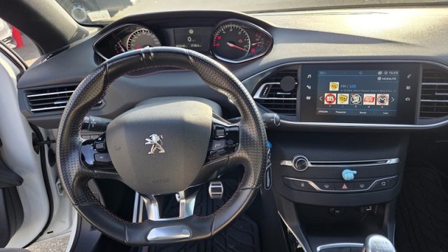 PEUGEOT 308 usata, con USB