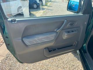 SUZUKI Jimny usata, con Servosterzo