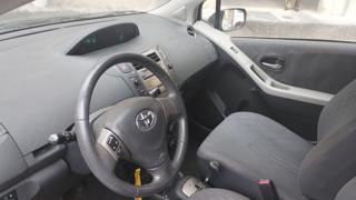 TOYOTA Yaris usata, con Airbag testa