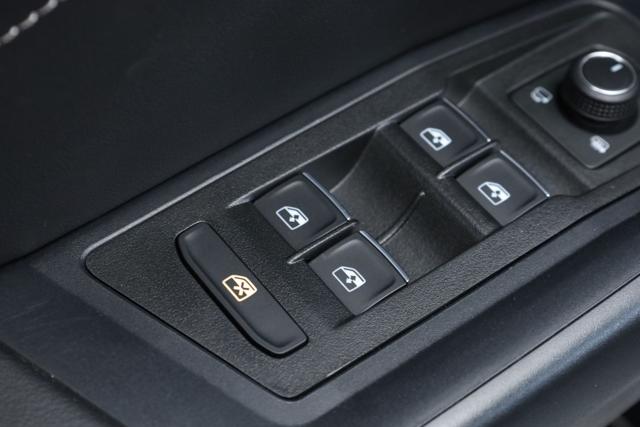 VOLKSWAGEN T-Roc usata, con Autoradio digitale