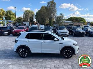 VOLKSWAGEN T-Cross usata, con Autoradio