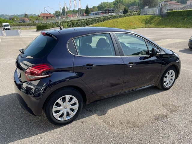 PEUGEOT 208 usata, con Autoradio