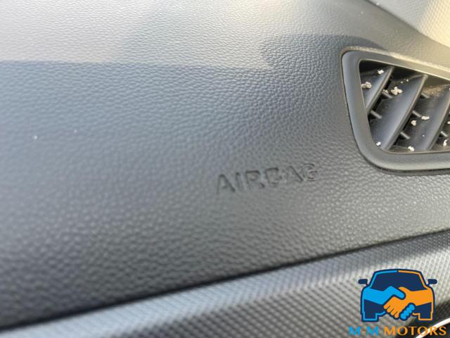 HYUNDAI i10 usata, con Sensori di parcheggio posteriori