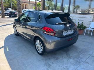 PEUGEOT 208 usata, con Alzacristalli elettrici