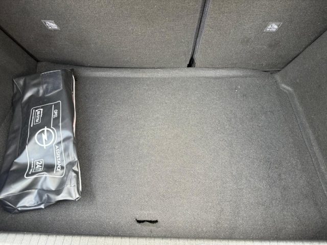 OPEL Corsa usata, con Volante in pelle