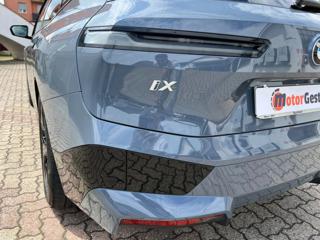 BMW iX usata, con Specchietti laterali elettrici
