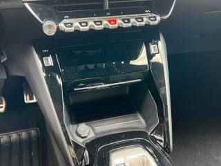 PEUGEOT 208 usata, con Volante multifunzione