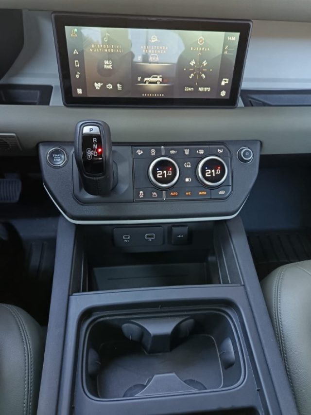 LAND ROVER Defender usata, con Cronologia tagliandi