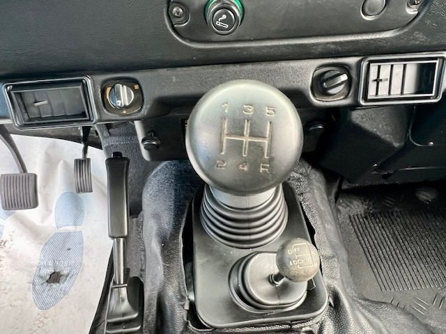 LAND ROVER Defender usata 10