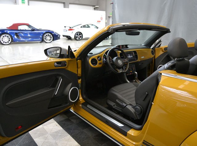 VOLKSWAGEN Maggiolino usata, con Airbag