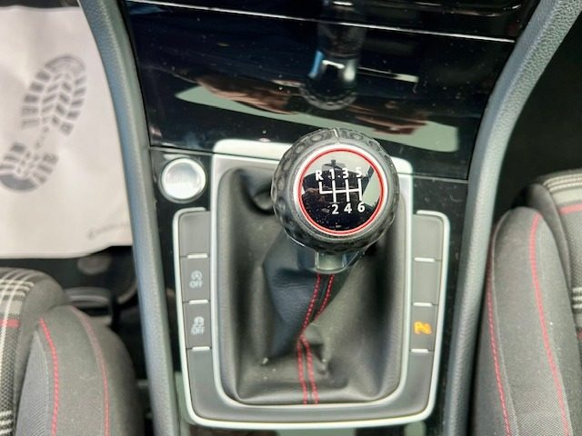 VOLKSWAGEN Golf GTI usata, con USB