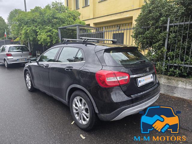 MERCEDES-BENZ GLA 180 usata, con Alzacristalli elettrici