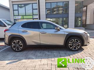 LEXUS UX 250h usata, con Cruise Control